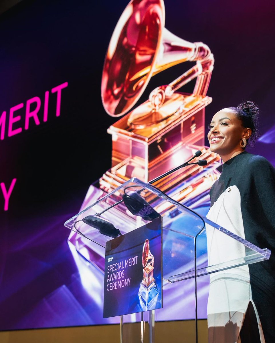 Congratulations to <a href="/KNAAN/">K'naan Warsame</a> for winning the Grammy Award for Best Song for Social Change with 'Refugee’, presented by our Goodwill Ambassador <a href="/KatGraham/">Kat Graham</a>. 

Your song is a heartfelt anthem of hope for the 114+ million people forced to flee. #Grammys