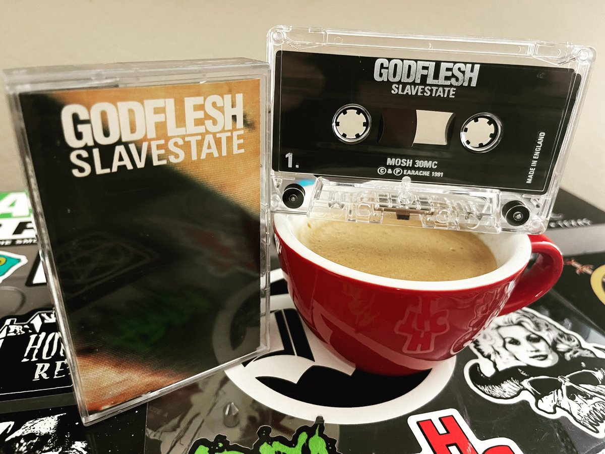 burn2akrisp's tweet photo. Lunch break and a British industrial cassette
#GODFLESH
#SLAVESTATE https://t.co/8pUAqtdWlu