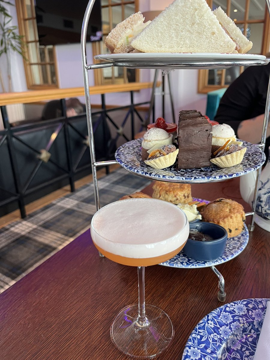 LucyGreenwell6's tweet photo. Lovely day with my girls pool, sauna, jacuzzi, afternoon tea. Followed by the stack, a visit to see my amazing boys art work. The after attempting to steal Neck Oil glasses for many years I got my hands on some legitimately! #spaday #afternoontea #proudmam #neckoil #stackseaburn https://t.co/aWHjPbZJCr