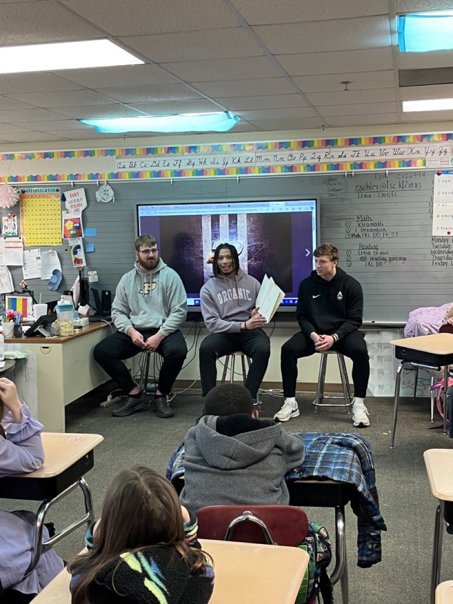 DillonThieneman's tweet image. Had a great time reading and getting to know the kids of Miami Elementary in Lafayette @BoilerAlliance