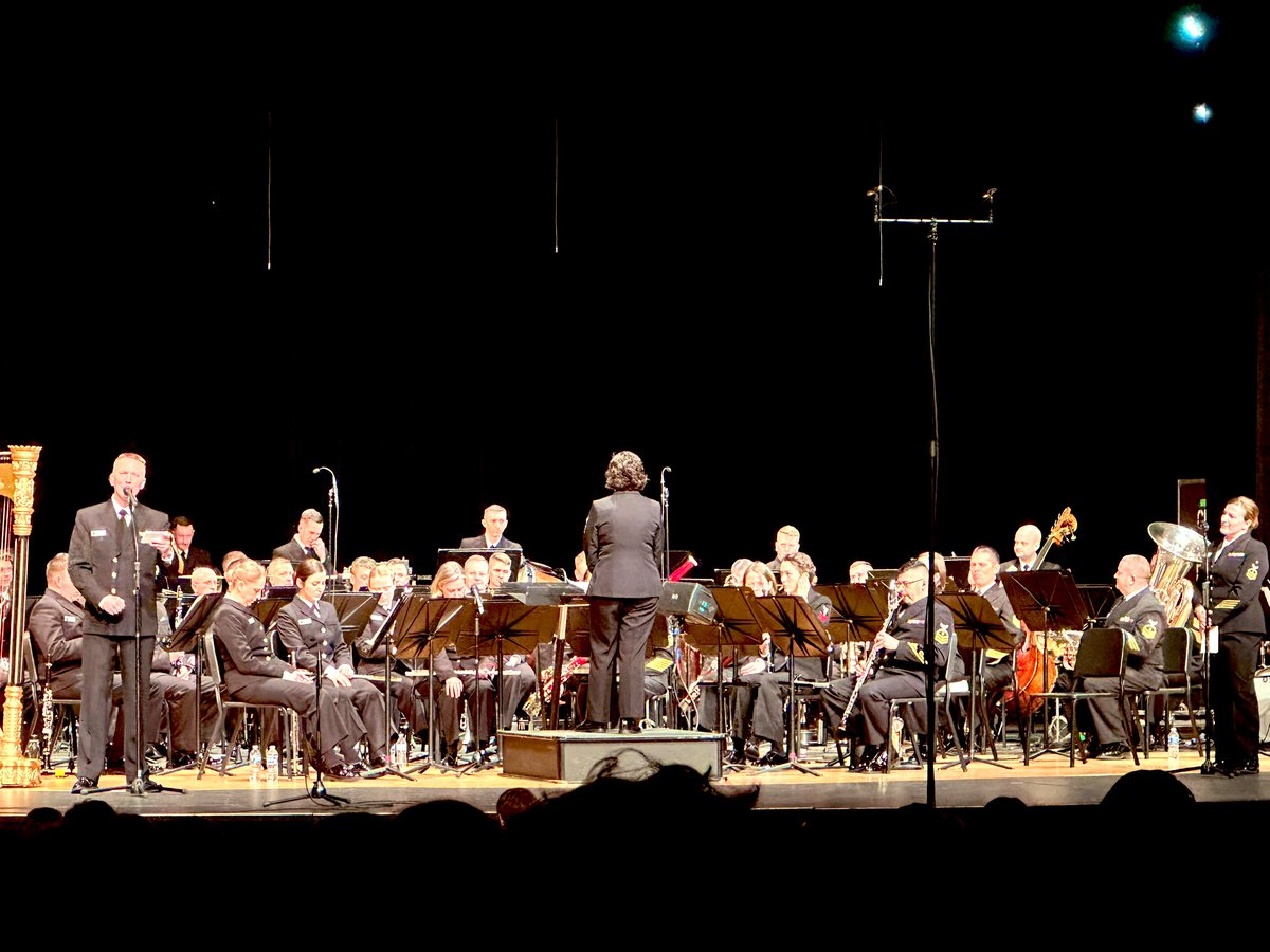 McCourt2280's tweet photo. What a cool experience for our BISD band kids (and me) to hear the Navy Band! A truly great performance! @SteamGDDSBand https://t.co/LZItKpfvep