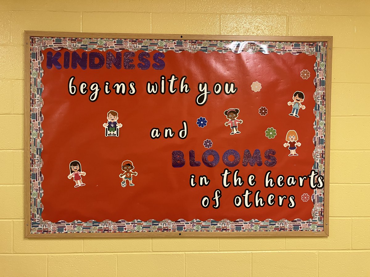 StephARosa36's tweet photo. Did you know that Random Act of Kindness day is fast approaching on February 17th?!! @JPRyonES is getting in the spirit and I enjoyed a "Kindness Walk" along the hallways today! See some of the things I have found! https://t.co/LtcHNnglcZ