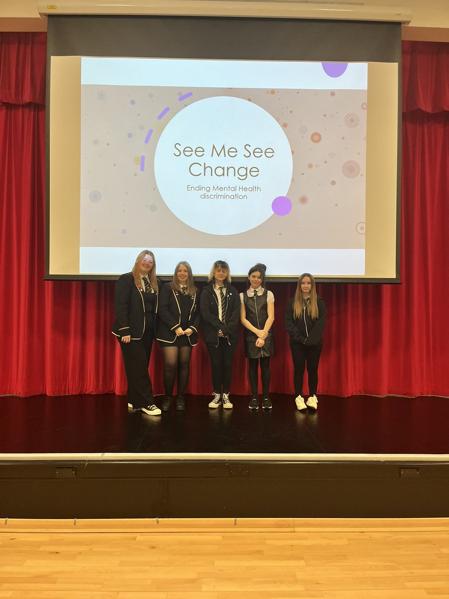 DHS_PET's tweet photo. 😊Extremely proud of our S1’s, PET reps and See me See change ambassadors.

🎤They presented to the P7 parents on our See me programme in the school, how we are tackling mental health stigma and what school is like in S1! 

#article12  @WellbeingInFife https://t.co/Fkx8jVOtQS