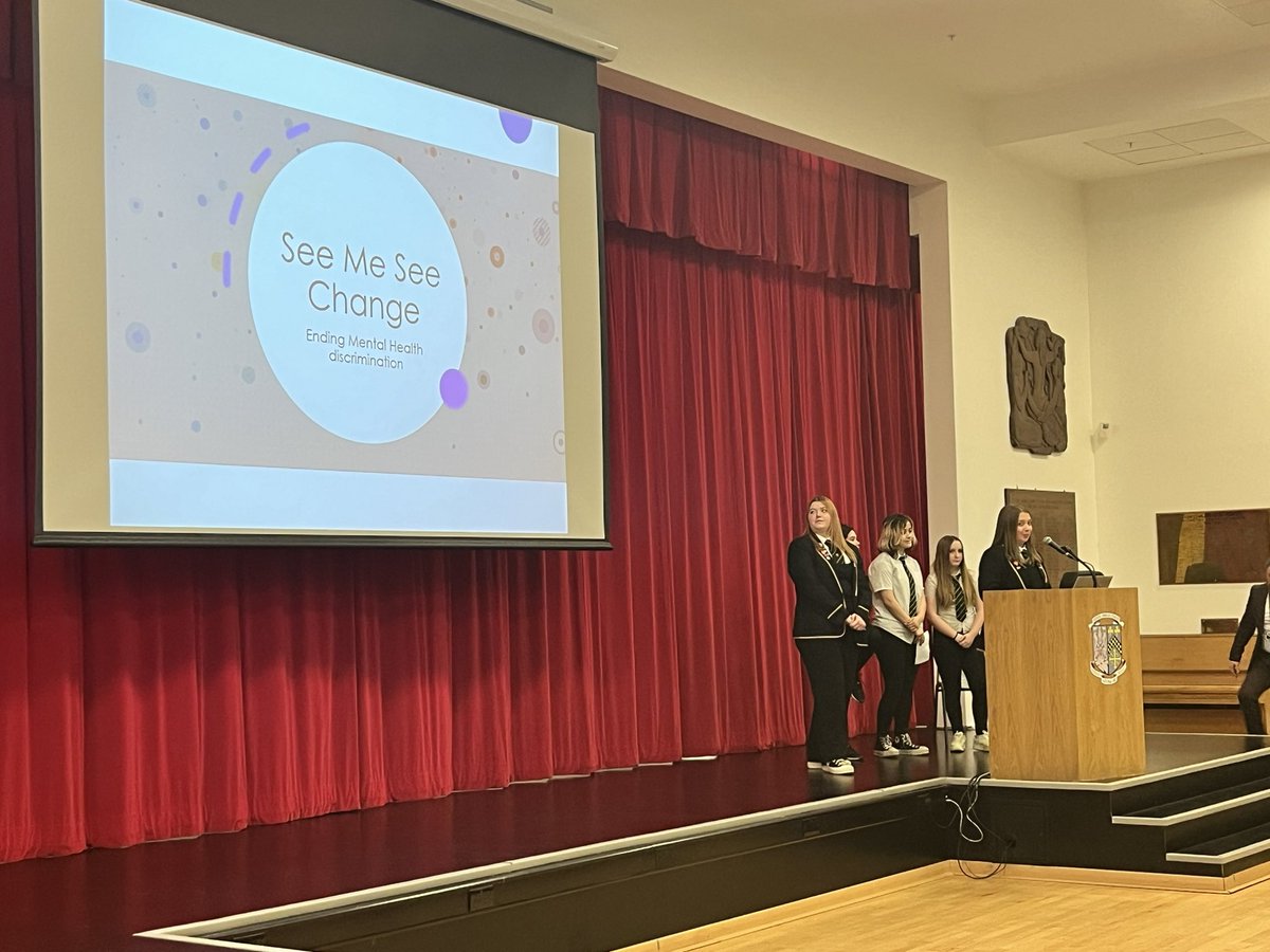 DHS_PET's tweet photo. 😊Extremely proud of our S1’s, PET reps and See me See change ambassadors.

🎤They presented to the P7 parents on our See me programme in the school, how we are tackling mental health stigma and what school is like in S1! 

#article12  @WellbeingInFife https://t.co/Fkx8jVOtQS