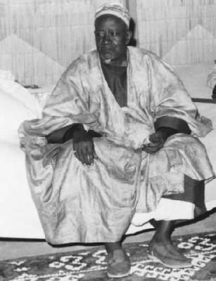 MGUEYEofficiel's tweet photo. MANGUILAY SANT BOUBAKH MBACKÉ,
LOUMA AMM YAW LAH !
DIEUREUDIEUF SERIGNE FALLOU, SAMA KHARIT, SAMA MAME,
MANGUI DÉLLOU DI YÈSSAL SAMA TALIBÉ CI YAW.
SERIGNE FALLOU MOOY #SÉNÉGAL.

 #MOUHAMAD #ISLAM #SERIGNETOUBA #senegal #SERIGNEFALLOU #Afrique #TOUBA #KEBETU #SÉNÉGAL #SHARE https://t.co/iBriDyOcfA
