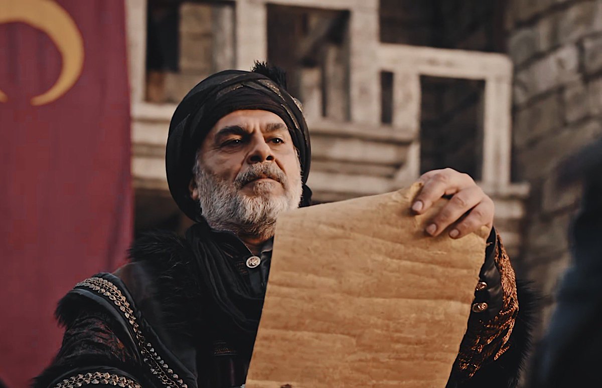 KuTv2019's tweet photo. الممثل ميرزا بهاء الدين و طلب الانفصال ! 
- يقال إن الممثل طلب من بوزداغ و فريقه أن يكون ل يعقوب بيك قصراً في كوتاهيه و يكون وزراءه التاريخين بجانبه و جيش خلفه ليظهر قوياً كما في التاريخ لكن طلبه قد رفض و هكذا تم  انهاء دوره مع زوجته لتنتهي حكاية بنى غريمان ! 
#KuruluşOsman https://t.co/eLluSmnJ8v