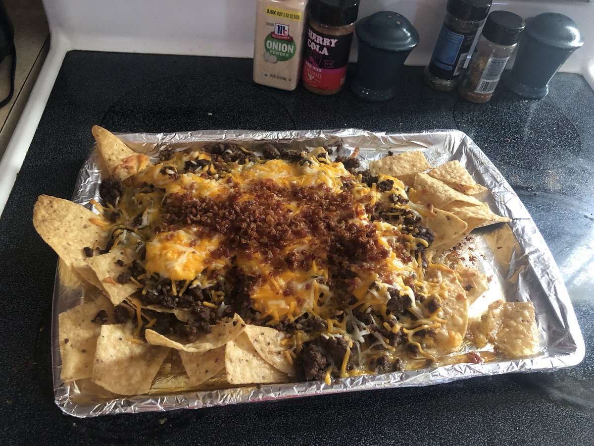 CinToeScrunch's tweet photo. Who wants some cherry cola bbq flavored deluxe nachos?๐๐ฅค๐ฎ๐ฅ #ForgetTacoTuesday #NachoTuesday ๐ https://t.co/MBUMQ7EMnw
