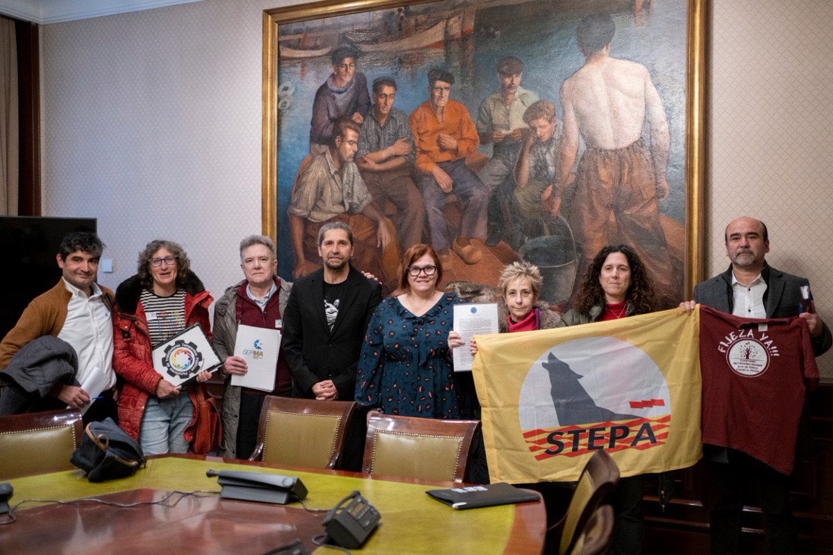 SevillaSumar's tweet photo. Nuestros diputados Francisco Sierra y Engracia Rivera se han reunido con la coordinadora de funcionarios estatal en defensa de la estabilidad en el empleo público. https://t.co/kiRFblsR70