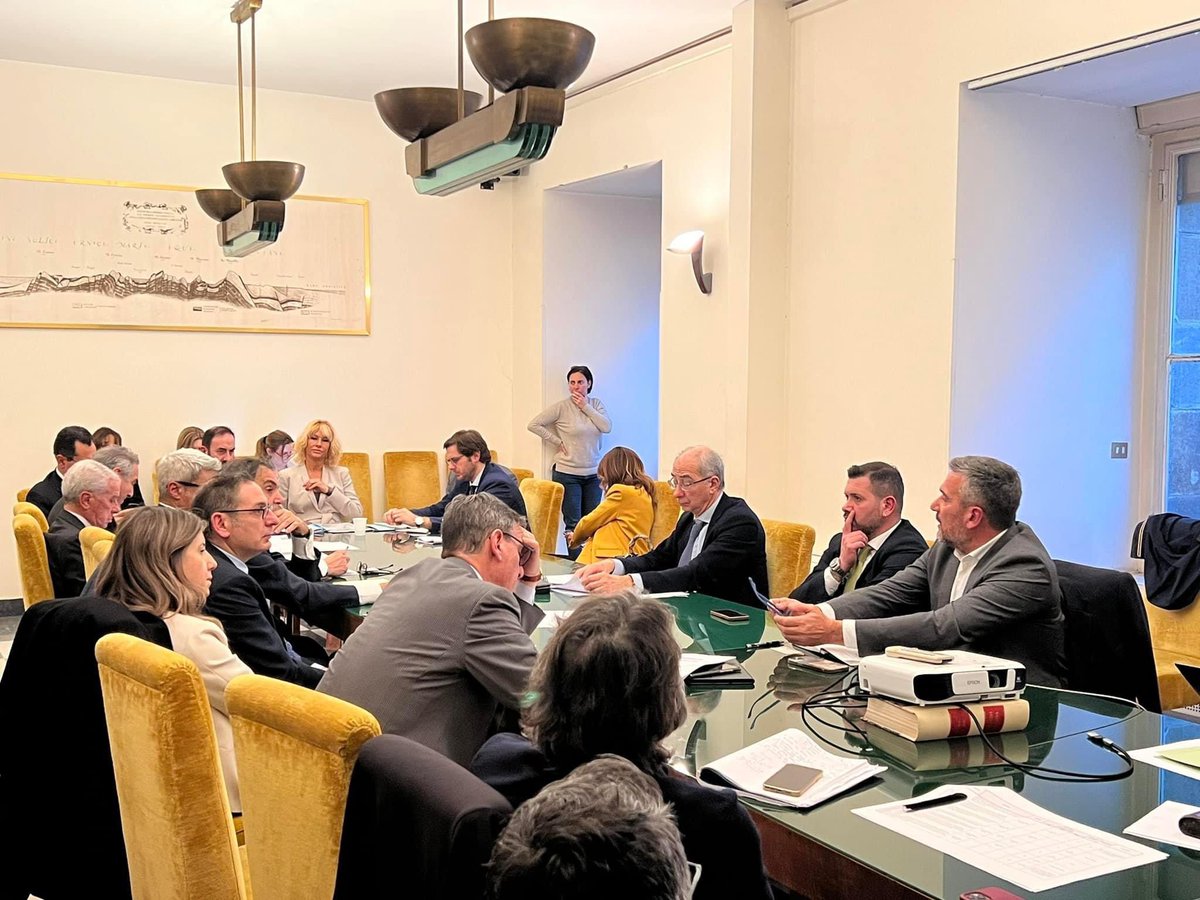 🇮🇹Oggi presso il Mimit si è riunito il Gruppo di Lavoro Dossier Europei del Tavolo della Moda che ha visto la partecipazione dei funzionari del Ministero, delle Associazioni Datoriali e delle Organizzazioni Sindacali.

#UGL Ugl Confederazione <a href="/follower/">follower</a>  #TavoloDellaModa