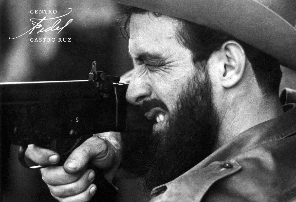 #Che:"#Camilo y los otros Camilos (los que no llegaron y los que vendrán) son el índice de las fuerzas del pueblo, son la expresión más alta de lo que puede llegar a dar una nación, en pie de guerra para la defensa de sus ideales más puros (...)".