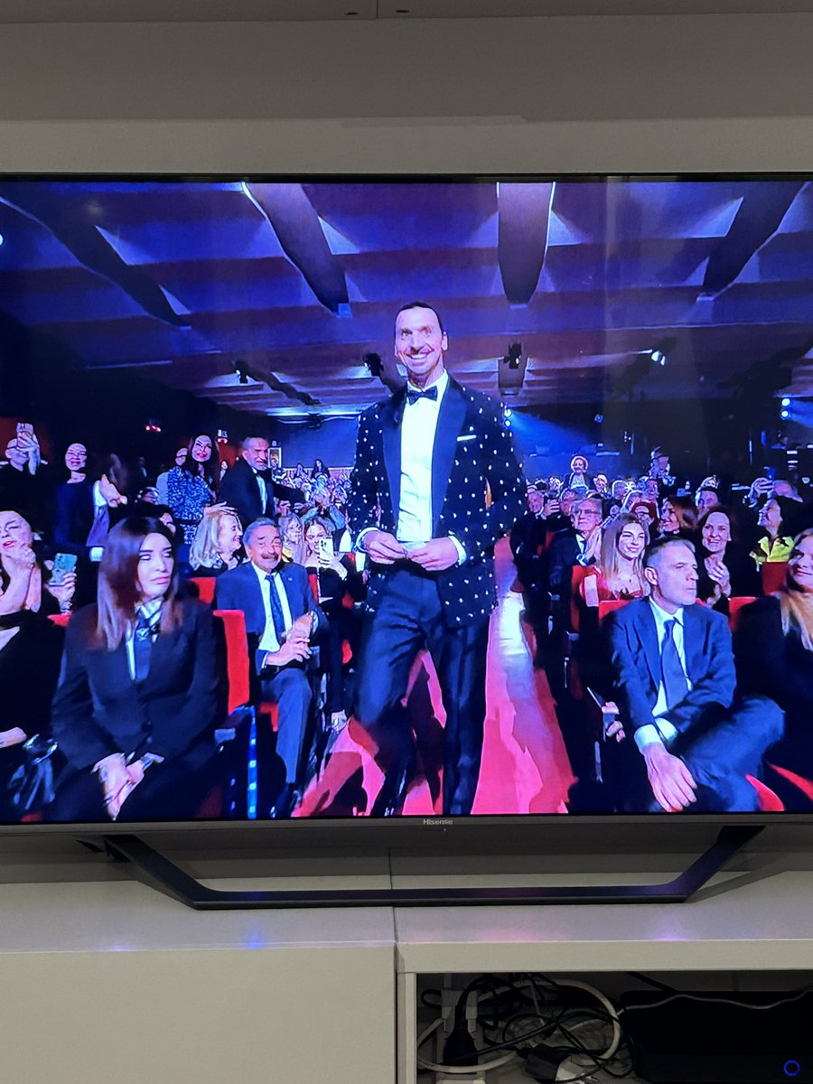 AntoBorsellino's tweet photo. Ecco #bregovic! Ah no scusate… #SANREMO2024 #Sanremo24 #ibrahimovic https://t.co/iBOl2eHoWW