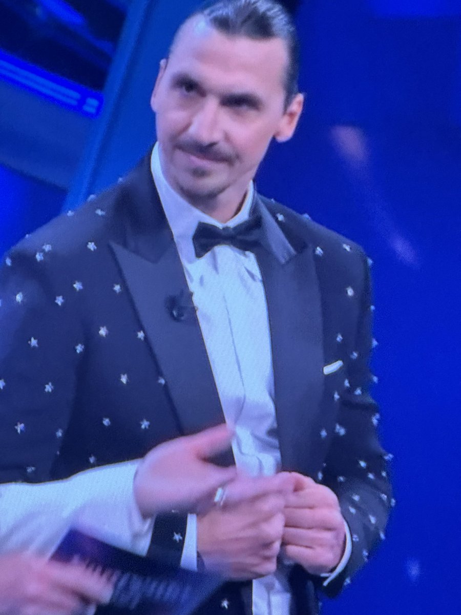 tfaddicted's tweet photo. Dio c’è.

#Sanremo24 #SANREMO2024 https://t.co/ne35yPUEZ0