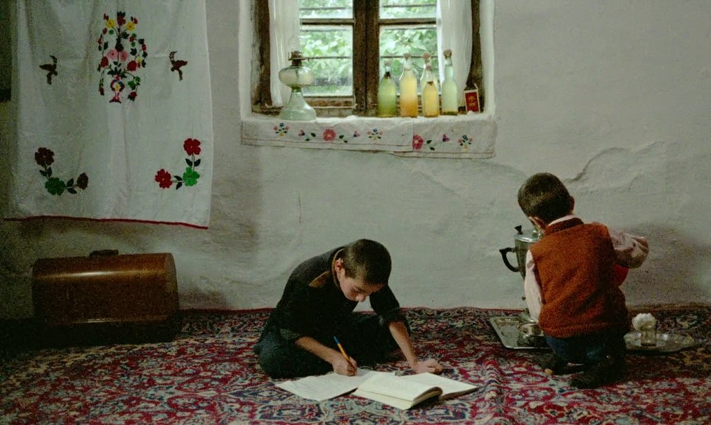 EvaArriagaD's tweet photo. 🎥 'Where Is the Friend's House?' 
       (Abbas Kiarostami, 1987). https://t.co/qwcb0uQkh8