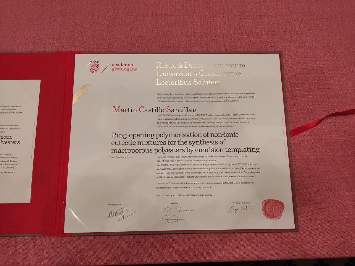mota_josue's tweet photo. 🎓Huge congratulations to Dr. Martin Castillo Santillan on his double PhD @univgroningen🇳🇱@UNAM_MX🇲🇽!👏 Your hard work & dedication have truly paid off. Thank you @luzylein & @Dina_Maniar for your support! #DoublePhD
#PolymLab 🌱🧪🧩
@Cfata_Unam https://t.co/bQcWxEcO5A