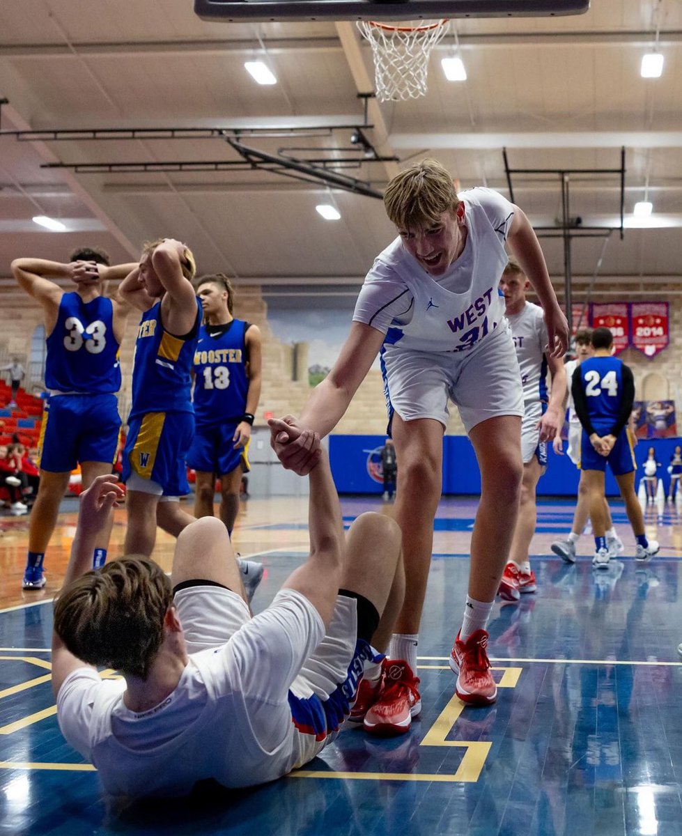 It’s Gameday! The Knights welcome Triway to the Dungeon tonight for an old-school rivalry. JV at 6, Varsity to follow. #GoKnights