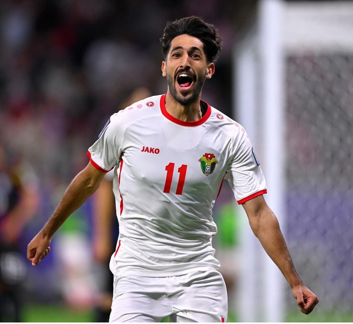 يزن النعيمات نجم منتخب الأردن ونادي العربي القطري. (وكالات)