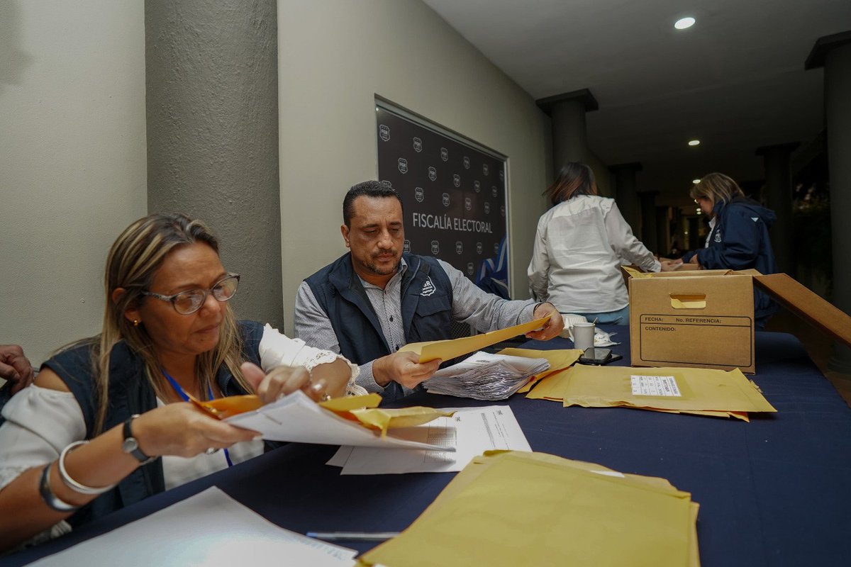 Fiscalía General de la República El Salvador tweet media