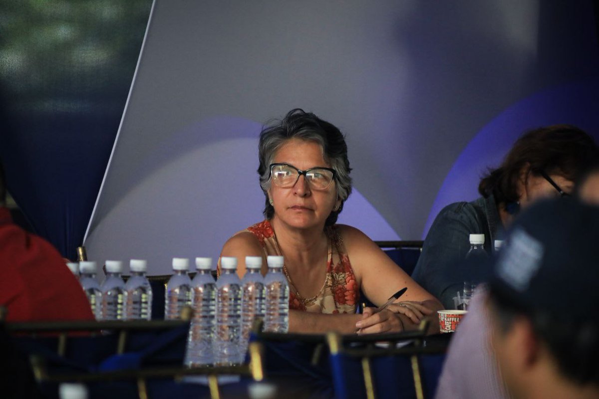 #EnDesarrollo | Desde el Colegio de Ingenieros de Caracas, la viceministra para la Comunalización de la ciencia para la producción, Danmarys Hernández, debate con sector Ingenieros y Arquitectos del país, las propuestas sobre las 7 Transformaciones.

#JuntosPorLaPaz