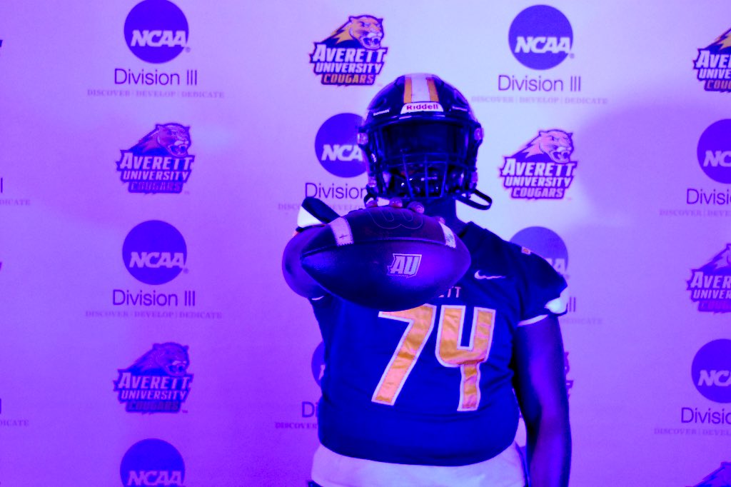 EmoryBig's tweet photo. After a great visit @AverettFootball I am truly blessed to  receive my second offer to take my talents to the next level thank you @CoachEasley__ and the coaching staff!! @coach_mccants https://t.co/sPJN86DAm2