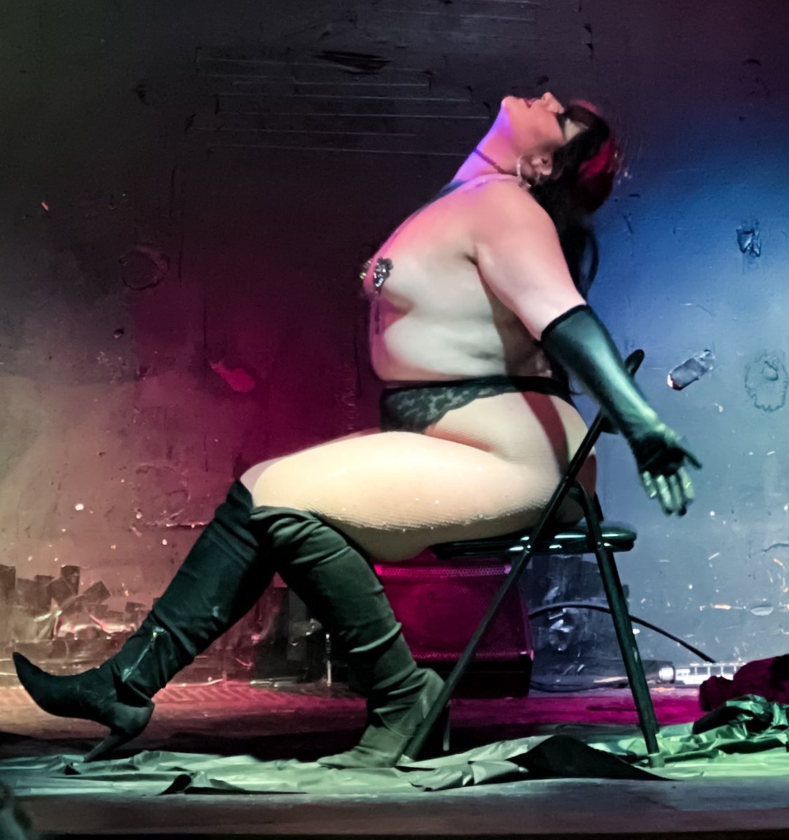 GoddessGabi66's tweet photo. See me in a crown https://t.co/7SASDme1Cp