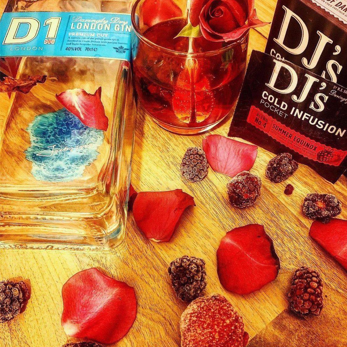 Roses and cocktails - what more could you want? 🌹 🍸 

📸 Instagram- @jamie_and_gin

#Cocktails #DJsCocktailInfusers #DJsColdInfusions #ColdInfuse #ColdInfusions #CocktailLovers #CocktailsofInstagram #CocktailHour