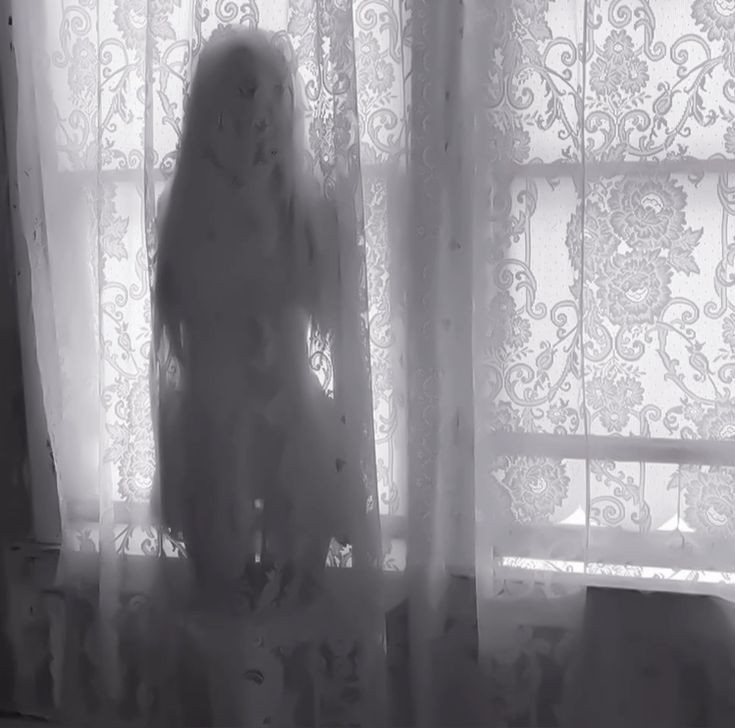 nocalzpls's tweet photo. fragile haunted doll like thinness https://t.co/950kNm79FK