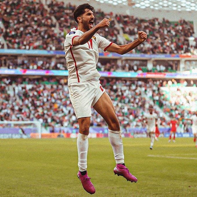 هذا اللاعب مو شوي اطلاقاً،
وحرام يبقى بالدوري القطري وحتى لو انتقل للدوري السعودية فهي خسارة.
احترف بأقوى الدوريات يا يزن، لا تخمد موهبتك بدورياتنا