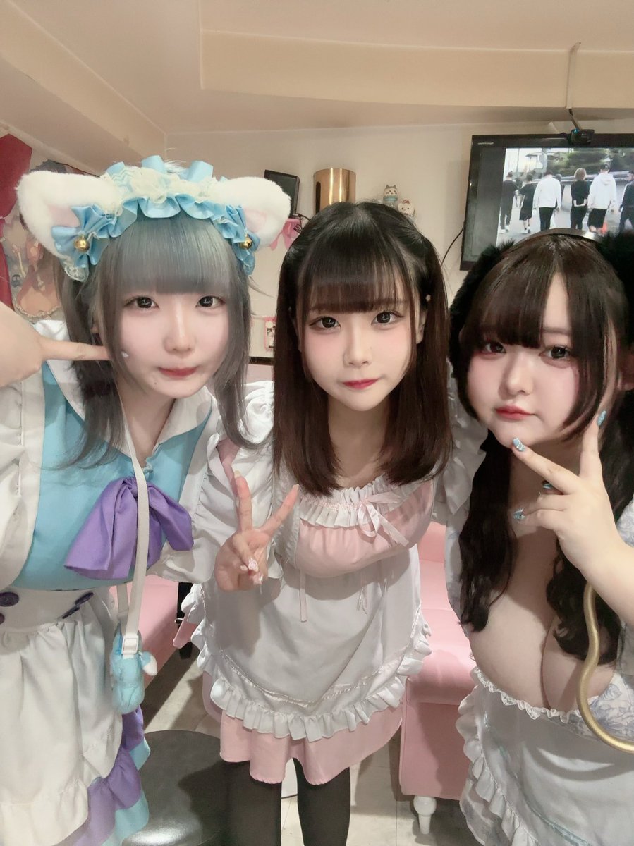 ログアウトしました！！

初めましてさんいっぱいありがとう！！
久しぶりさんも来てくれて
プレゼントからフィリコまでもありがとう！

かなり久々のナイト新鮮でした✨
カラオケ大会したり、懐かしい話もできて
超絶楽しかったです！🎶

次は20日以降に出勤します！
また会いに来てね♡ https://t.co/vZEHrJUHRX