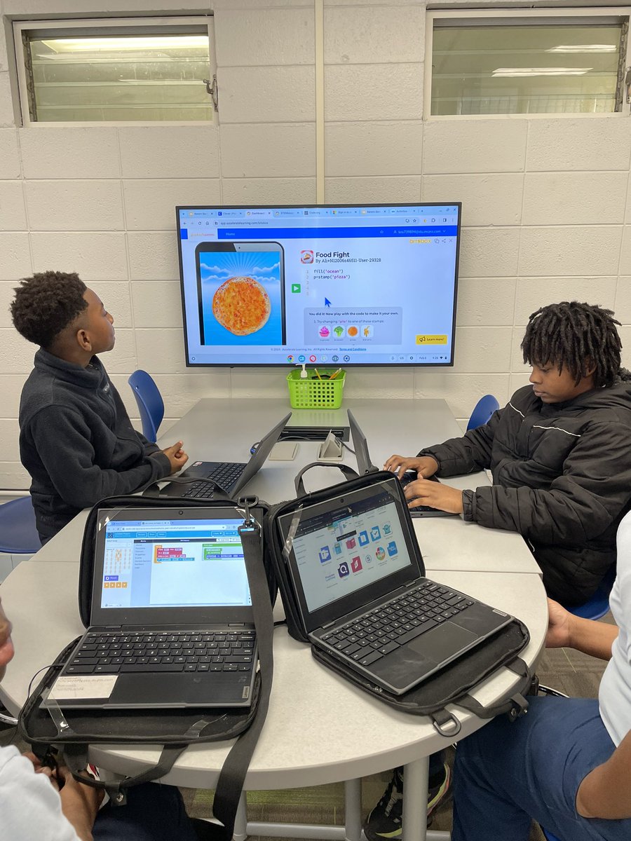 ArielWHolloway1's tweet image. Our Robotics Club members used the Collab Lab to share the lines of code they wrote today. #collablab