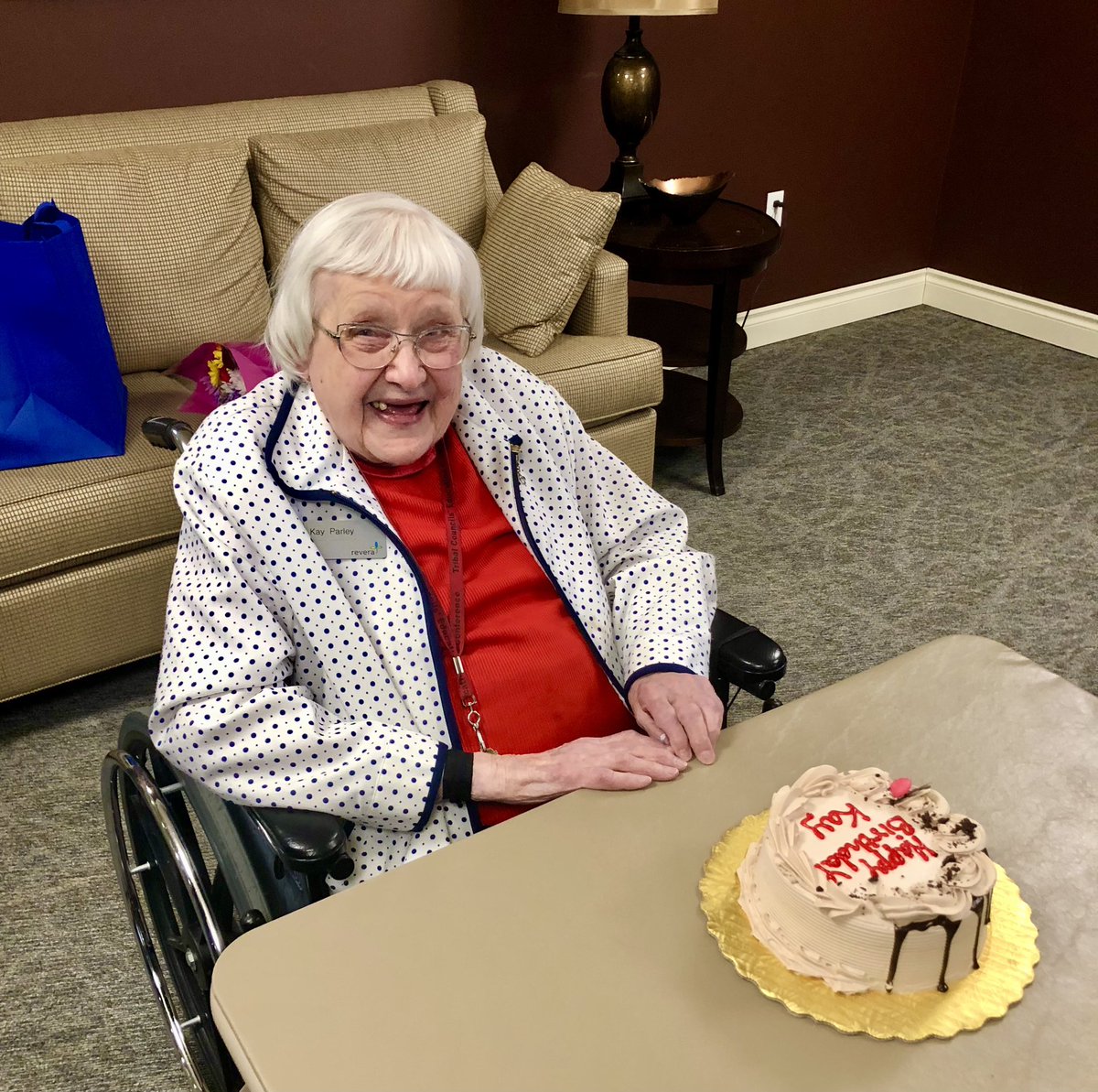 On fête les 101 ans de Kay Parley, l’infirmière qui travaillait avec le LSD au Canada dans les années 60 !