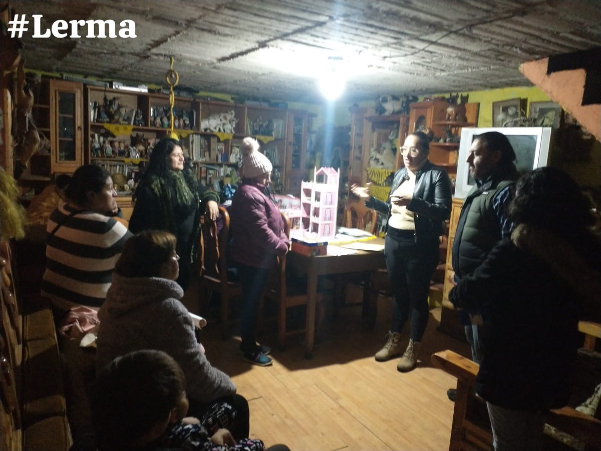 interteban's tweet image. Visitando en estos días a nuestros vecinos y amig@s de #Lerma #Ocoyoacac #Xonacatlan #IsidroFabela siempre es un gusto saludarlos.

Gracias a nuestros amig@s por estar en este viaje #EquipoADMM 
#Cinthia #Bere #Moni #Lupita

#Distrito4
Abrazos🤗

Excelente y bendecido martes! 🙏