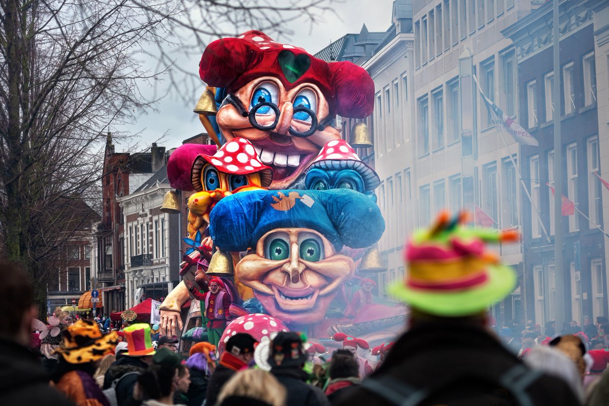 Alaaf! 🙌

Het is bijna carnaval, dat betekent volle straten en afgeladen cafés.
Is de horeca gelegenheid van jouw klant goed verzekerd tegen brandschade, inbraak en vandalisme? 

#horecaverzekering #carnaval #vollecafés #brandverzekering #inbraakverzekering #goedverzekerd
