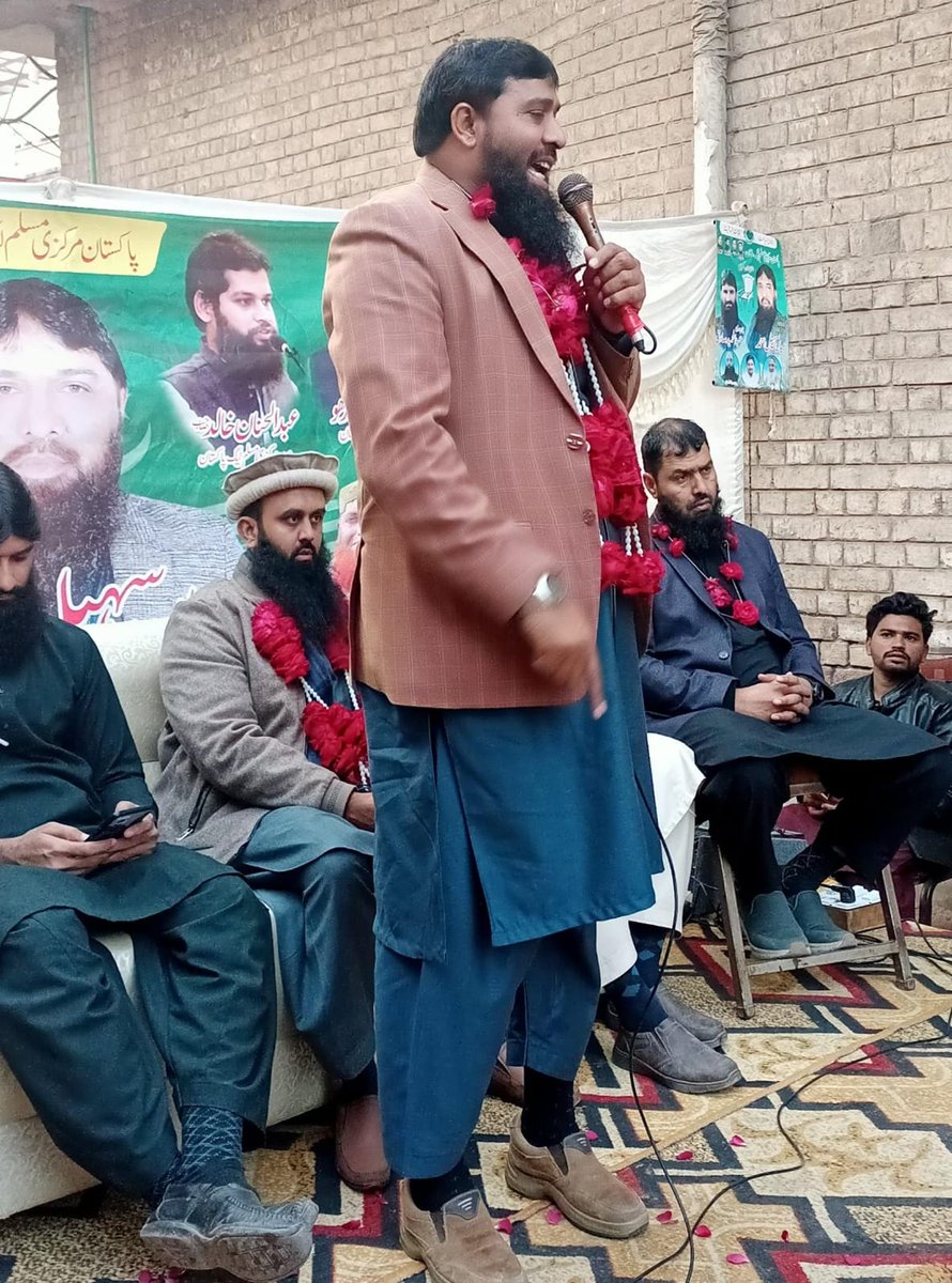 PMMLPP218's tweet photo. ملتان
#NA150 #PP218
محلہ محمود آباد میں پاکستان مرکزی مسلم لیگ کے نامزد امیدوار برائے قومی اسمبلی میاں سہیل احمد صاحب انتخابی جلسہ سے خطاب کرتے ہوئے. 
اہلیان علاقہ نے بھرپور تعاون کی یقین دہانی کروائی.
#PMML #Multan #Elections2024 #Elections #Vote4Chair https://t.co/Ce9ixwjSlU