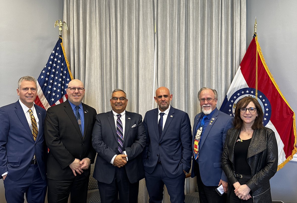 Treasurer Malek had the honor of meeting with @IsraelinMiami Consul General @ElbazStarinsky today after the Consul General’s address to the General Assembly.