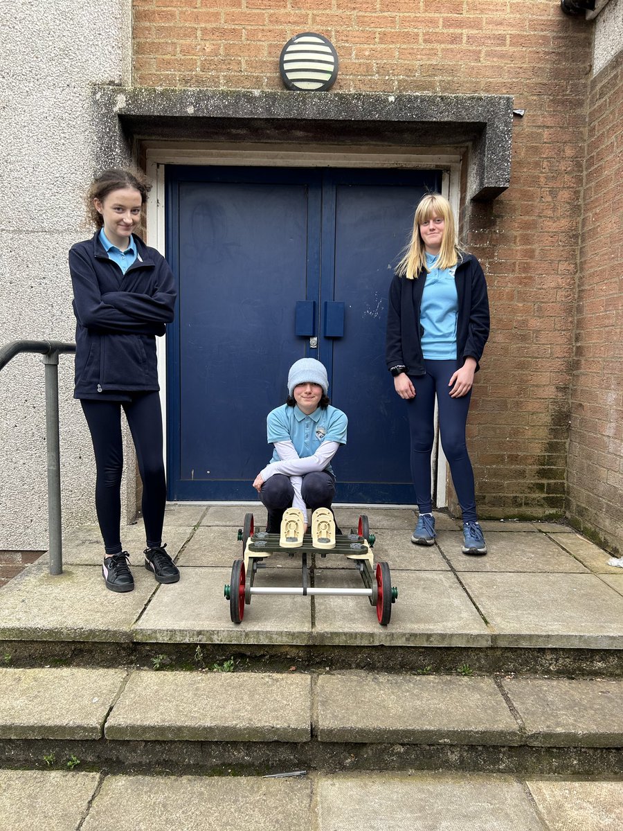 SalisburySgo's tweet image. Thank you to @ArmyintheSW for running a STEM session where @wyvernstedmunds students made a self propelled car. Students worked well in their teams and definitely improved their team work skills whilst trying something new. Well done 👏