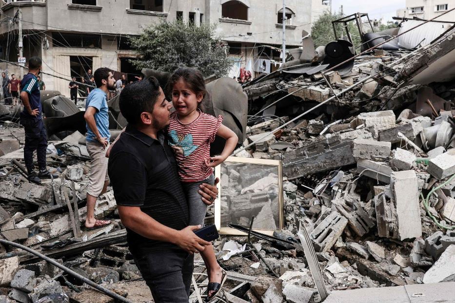 spokemayo's tweet photo. "Mi manca la mia strada, mi manca il mio quartiere, ora c'è una sparatoria. 
Casa mia, casa tua, che differenza c'è?"
🇵🇸🇵🇸🇵🇸🇵🇸🇵🇸🇵🇸

#Sanremo2024 https://t.co/4UDE0p0Y4K