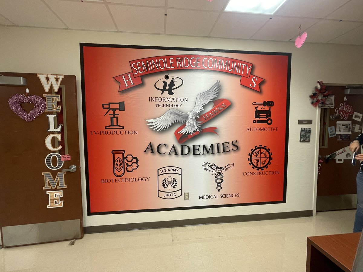 SlapEmUp's tweet image. Seminole Ridge Hogh School
Wall Mural Install