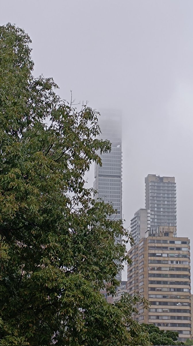El cielo está bajito.