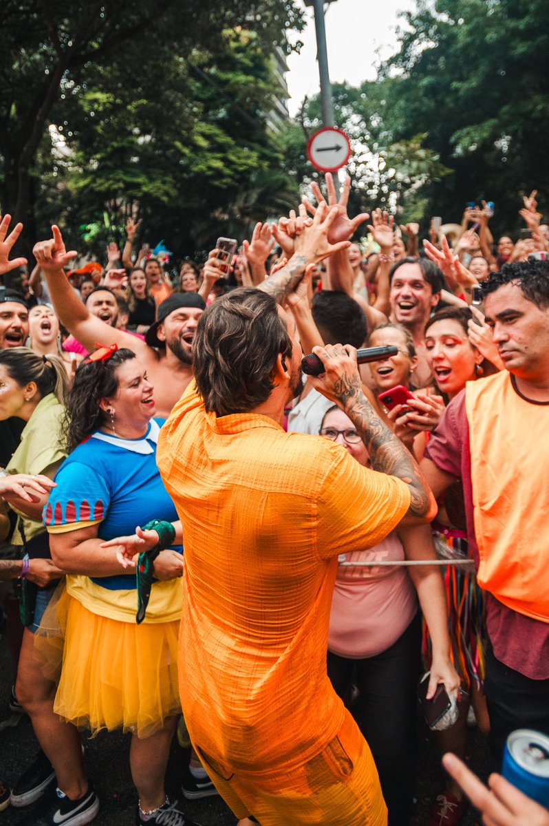 bandaeva's tweet photo. Gratidão, São Paulo! O nosso tradicional Bloco Beleza Rara foi lindo de viver e deu início à jornada do Eva no #Carnaval2024 da melhor forma possível 🔥 Quem estava lá dividindo essa energia com a gente?
📸 @gabrielnafoto
#BandaEva #BlocoEva #BelezaRara https://t.co/5ABfE9RXkT