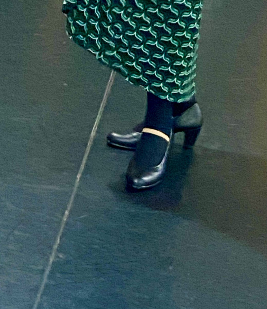 MNokitakashi's tweet photo. El panorama está regular.
Así que lo mejor, “desconectar”.
No me pierdo una clase cada martes .💃
Lo recomiendo.
#Flamenco
#VamosProgresando
#Triana https://t.co/ZPchjIpShZ