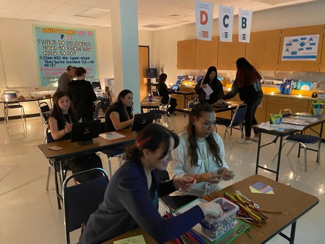 NISD_SEB's tweet photo. @NISDCarlosCoon today hosting an Adult SEL Wellness event for their fabulous and much deserving teachers and staff! Thank you @LundquistJess for the opportunity to serve. #selfcare #wellness #regulationstrategies #ccnationteachersrock https://t.co/rIDmmBonRp