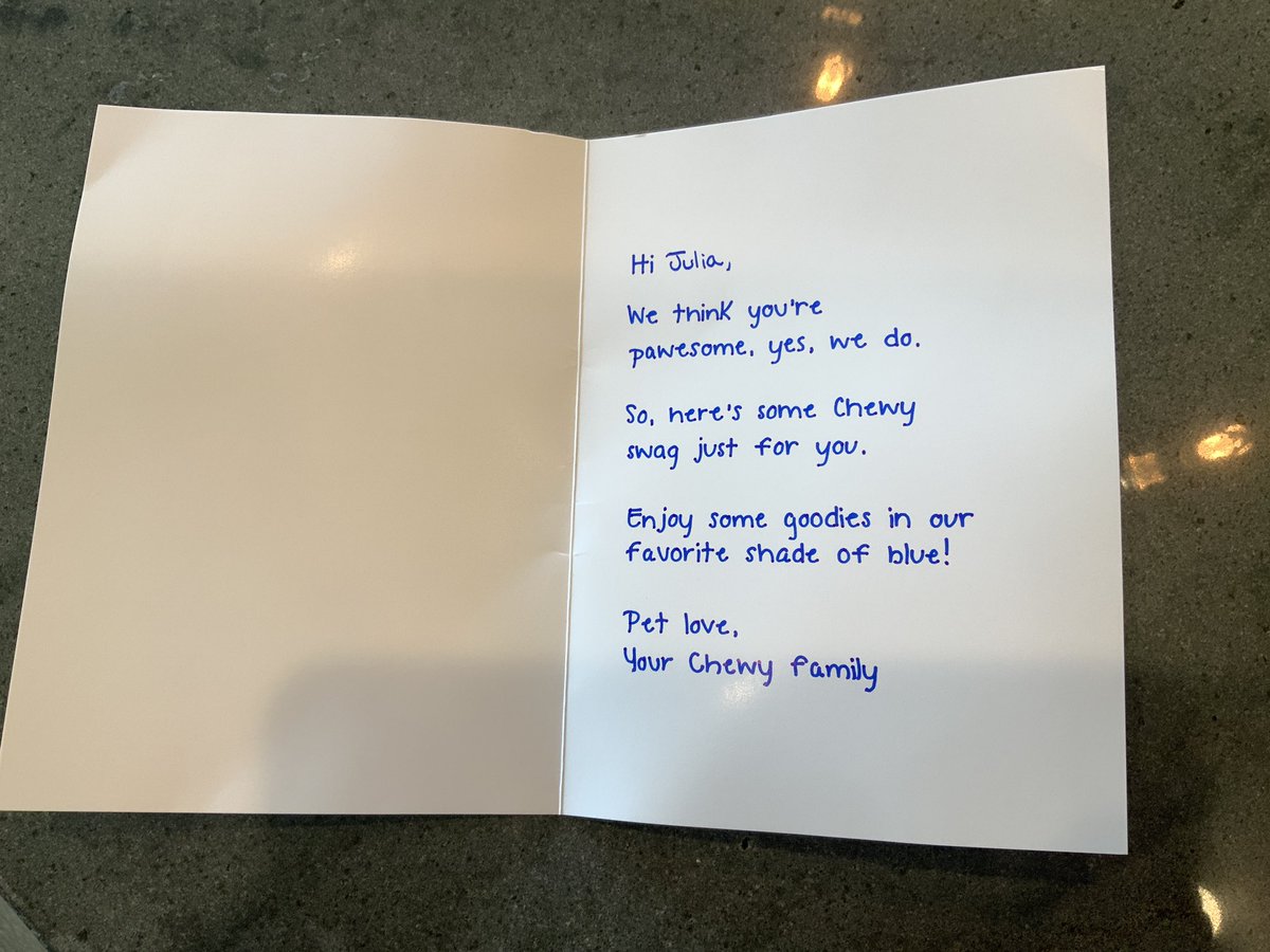 julsbrown13's tweet photo. Thank you, @Chewy!! https://t.co/ghb0hswhZ4