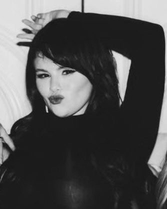 selenaritorr tweet picture