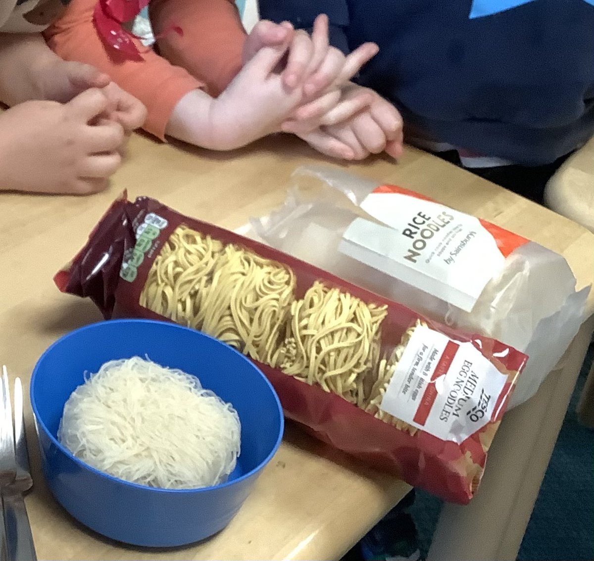 HomertonEYC's tweet photo. Exploring the effect of boiling water on noodles. What were they like before and after? Of course we had to try them with soy sauce to really appreciate them when cooked! https://t.co/e0zFhjguH4