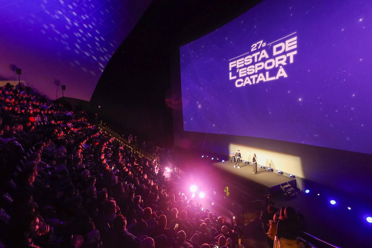 EsportsDiba's tweet photo. L'@ACExperience_ha acollit la gran festa de l’esport català
🌟27a Festa de l’Esport Català
🙌Merescut reconeixement a esportites i entitats
🏆✊Enhorabona als guardonats/es pel seu esforç i excel·lència i a @UFECcat i @sport per l’organització
#SomEsport #27FestaEsportCatala https://t.co/pEHV11f5Kk
