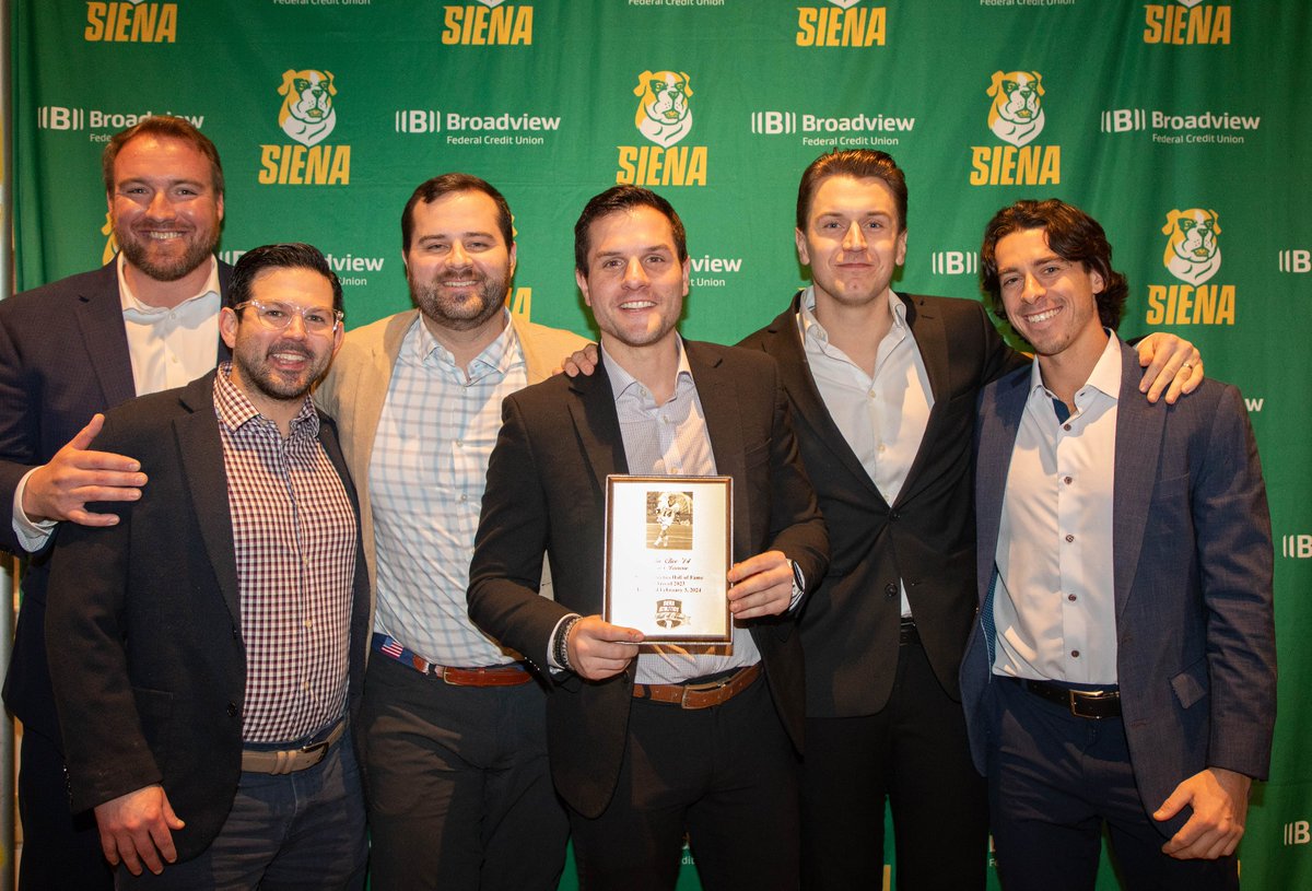 What a better way to honor Colin Clive's lasting legacy with his induction.

Great to have his former teammates, his FAMILY, accept on his behalf.

Congratulations again to our #SienaSaints Hall of Fame #Classof2023 inductees 👏

#MarchOn x #OnceASaintAlwaysASaint