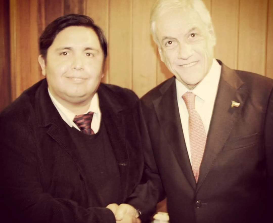 Tuve el Honor de conocerlo Presidente <a href="/sebastianpinera/">Sebastian Piñera</a>  y se que fue un gran líder que saco adelante al país muchas veces esa es mi convicción. Hoy es un  día muy triste para nuestro pais, solo pedir a Dios  consuelo a su familia, amigos y cercanos. 

Q.E.P.D 🕊