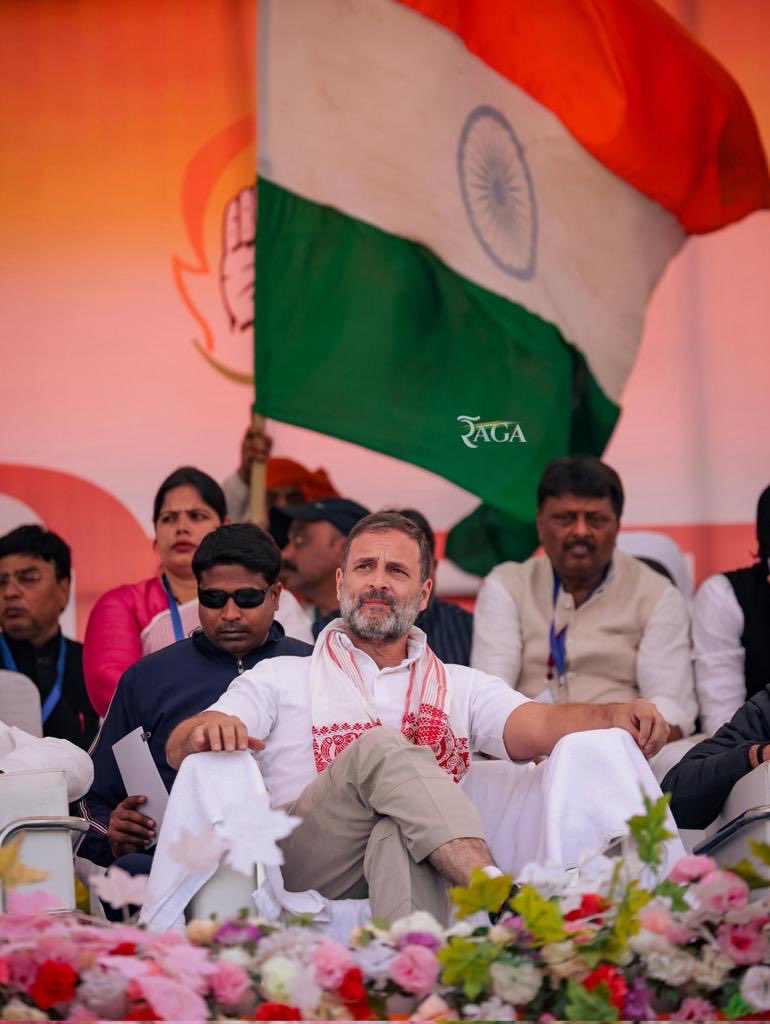 mrs_roh08's tweet photo. Only Rahul Gandhi has the guts to ban RSS &amp; destroy the BJP. 

Who all agrees? https://t.co/DJDWlbxcv1