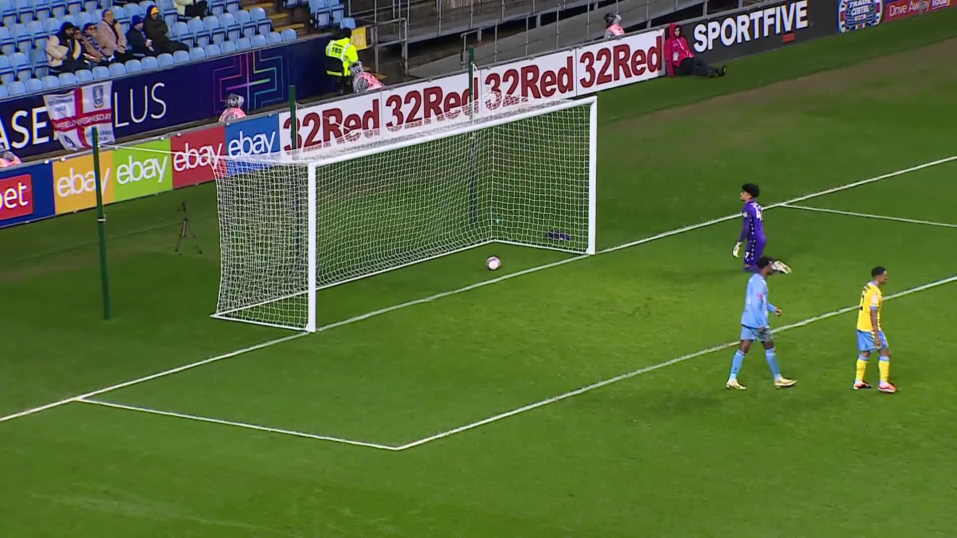 The no-look assist from Kasey Palmer paired with the finish from Callum O'Hare 🤌@Coventry_City #EmiratesFACup