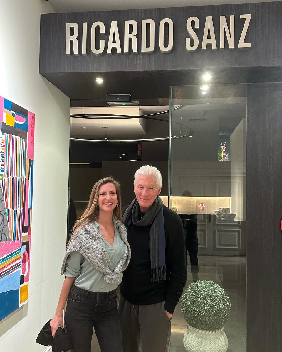 Welcome to Spain #RichardGere! 🎥✨A veces, el trabajo duro tiene sus recompensas con momentos como este. Terminando una larga jornada de trabajo en <a href="/RicardoSanzChef/">Grupo Ricardo Sanz</a> 
.
.
#press #corporatecommunication